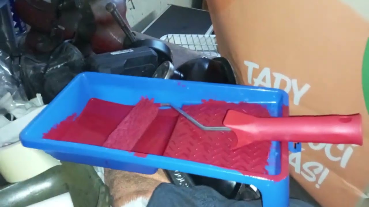 Loupání bezbarvého laku na autě a levná oprava válečkem