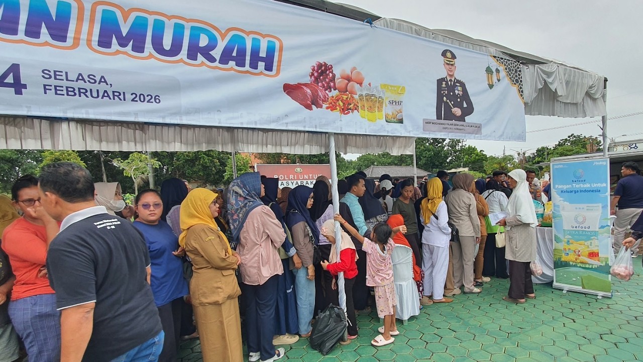 Warga Serbu GPM di Polres Indramayu, Beras hingga Daging Jadi Favorit