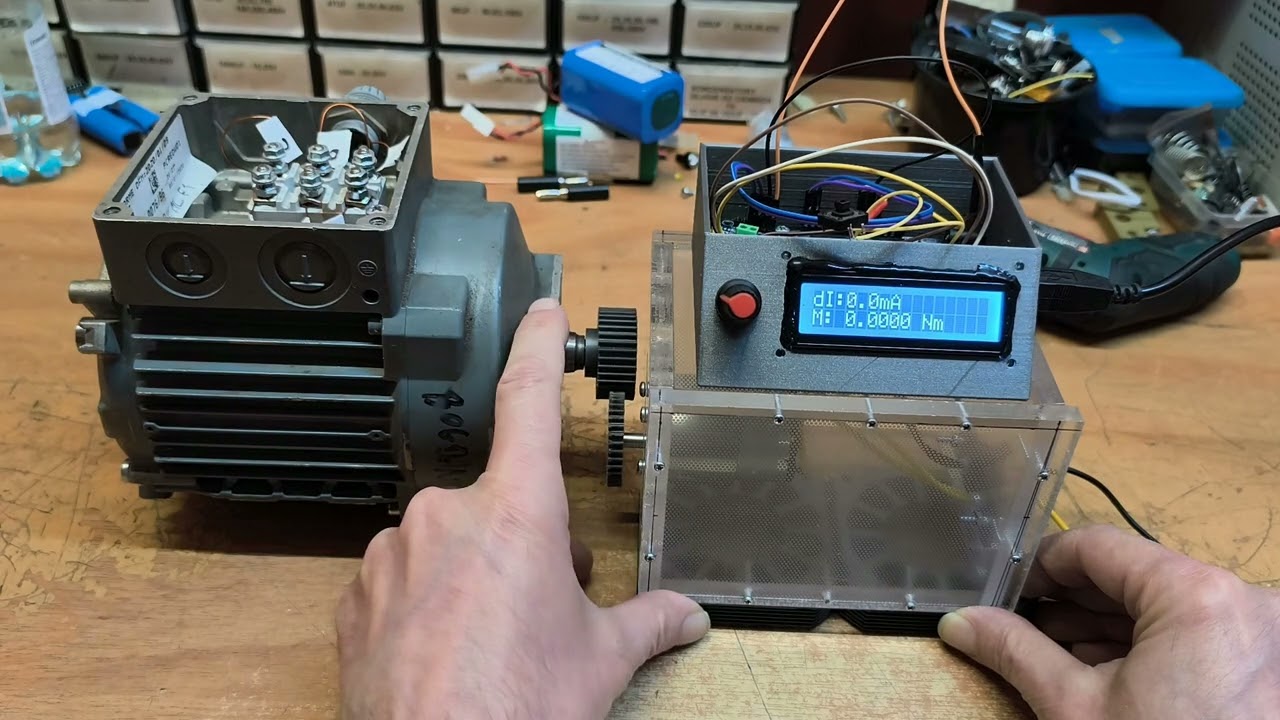 Pierwszy test pomiaru siły obrotu. First test of rotation force measurement.