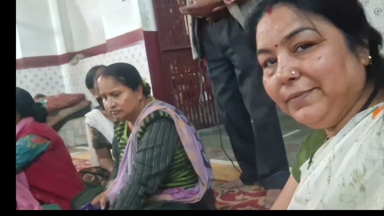 #होली का त्यौहार  *कीर्तन मंडली ने और संस्था के सदस्यों ने * मंदिर में इस प्रकार  मनाया l #होली # 