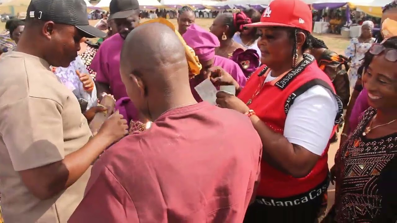 De Great Onyelelue's performance at late Mrs. Alice Elelegwu Obianke in Owa-Ekel (samtex Video)
