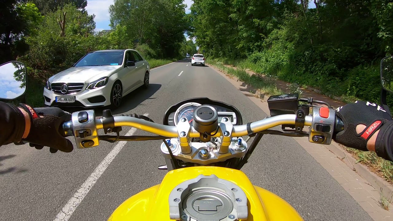 Yamaha Bulldog 1100 in Weitwinkel statt Superview.