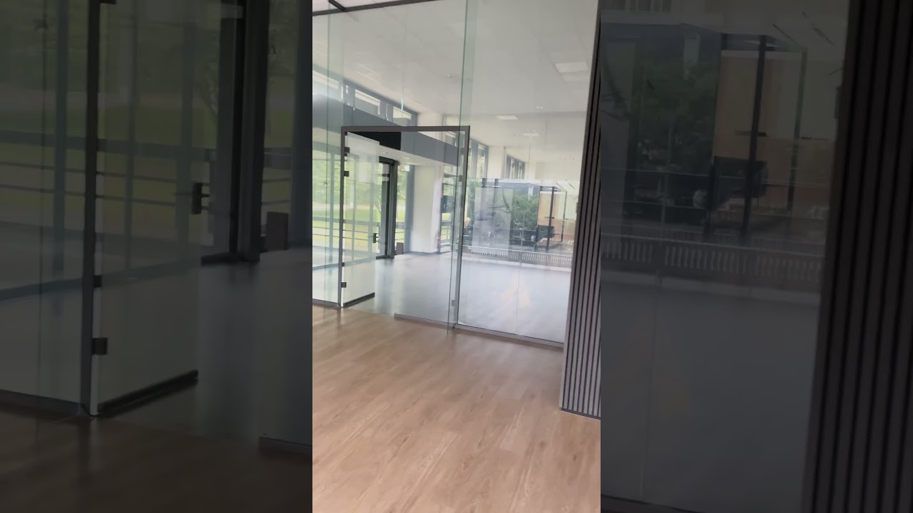 Magisches Glas 🪄👀 | Schaltbare Fensterfolie von Napierala f&uuml;r smarte Privatsph&auml;re