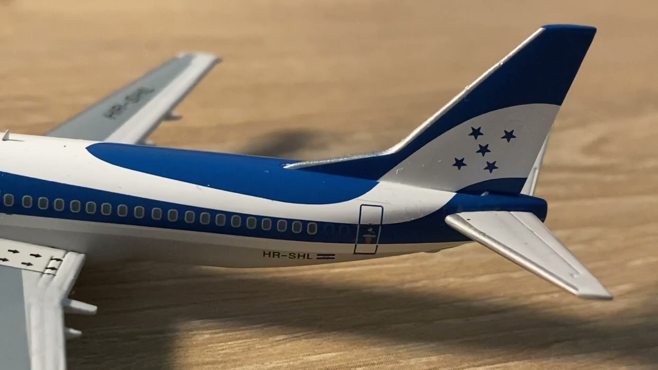 El Aviador Models TAN SAHSA 🇭🇳 Boeing 737-400 1:400 Scale Unboxing