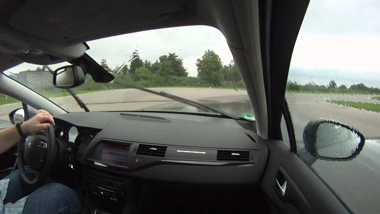 R&uuml;ttelplatte: Heck bricht aus (1)