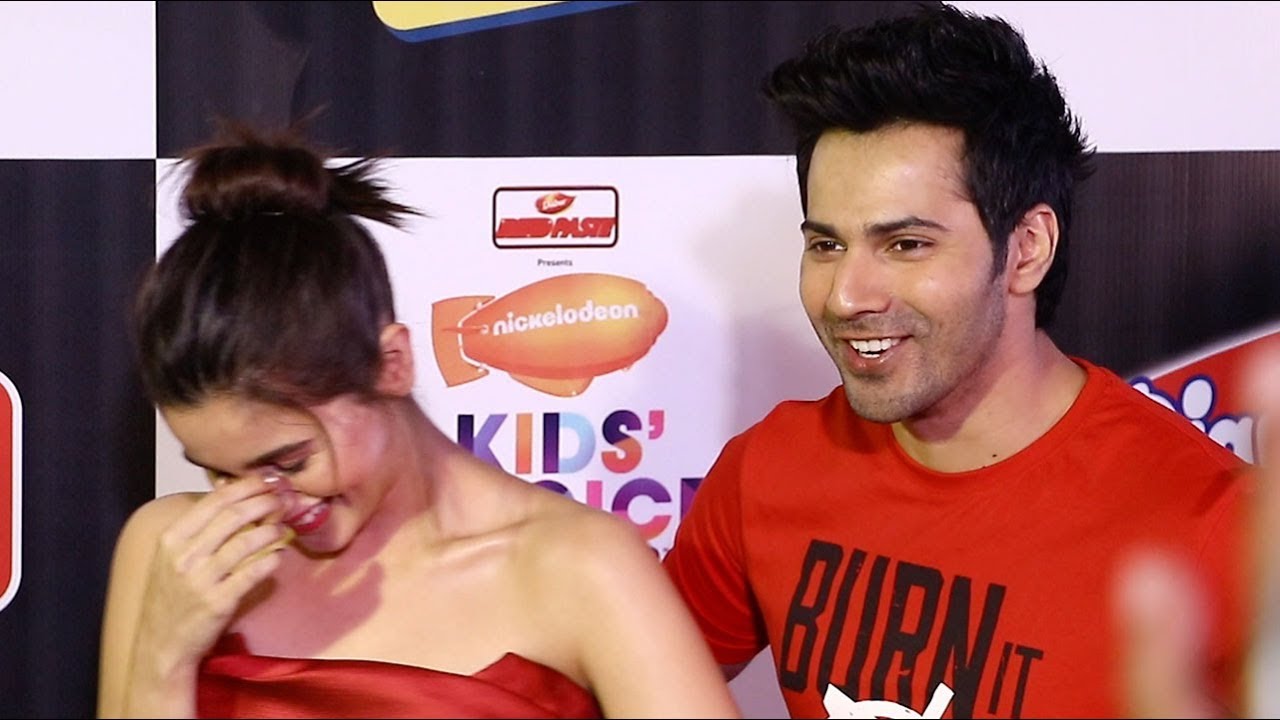 Alia Bhatt & Varun Dhawan's FUNNY Moment With Media Reporters At Nickelodeon Kids Choice Awards