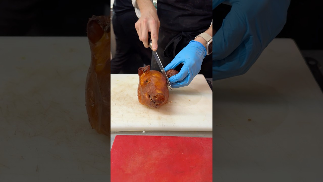 Would you eat a pig&rsquo;s head taco? 🐷🌮🤷🏽&zwj;♂️ We&rsquo;re at Suculent in Barcelona to try their S&auml;am dish🤯