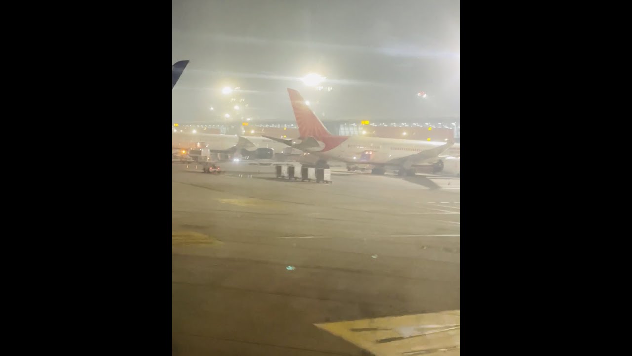 Smooth Delhi Landing ✈️ | In-flight view #aviation #sky #shotoniphone #aircraft
