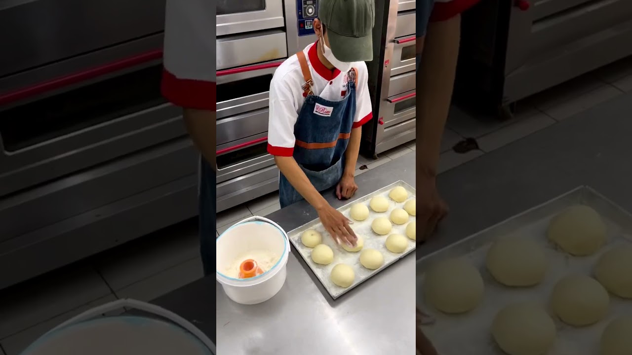 Day in My Life as Baker at Rotte Bakery