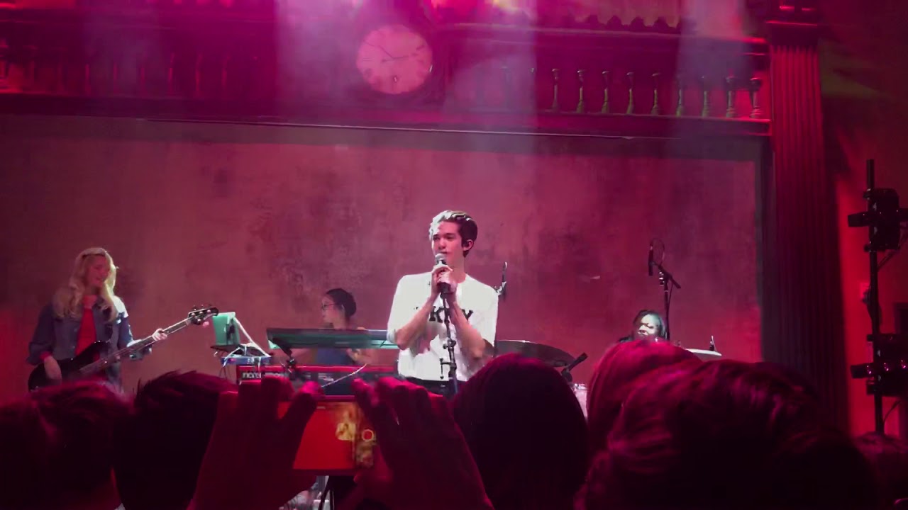 Conan Gray - Greek God Live (Anaheim 11/9/18)