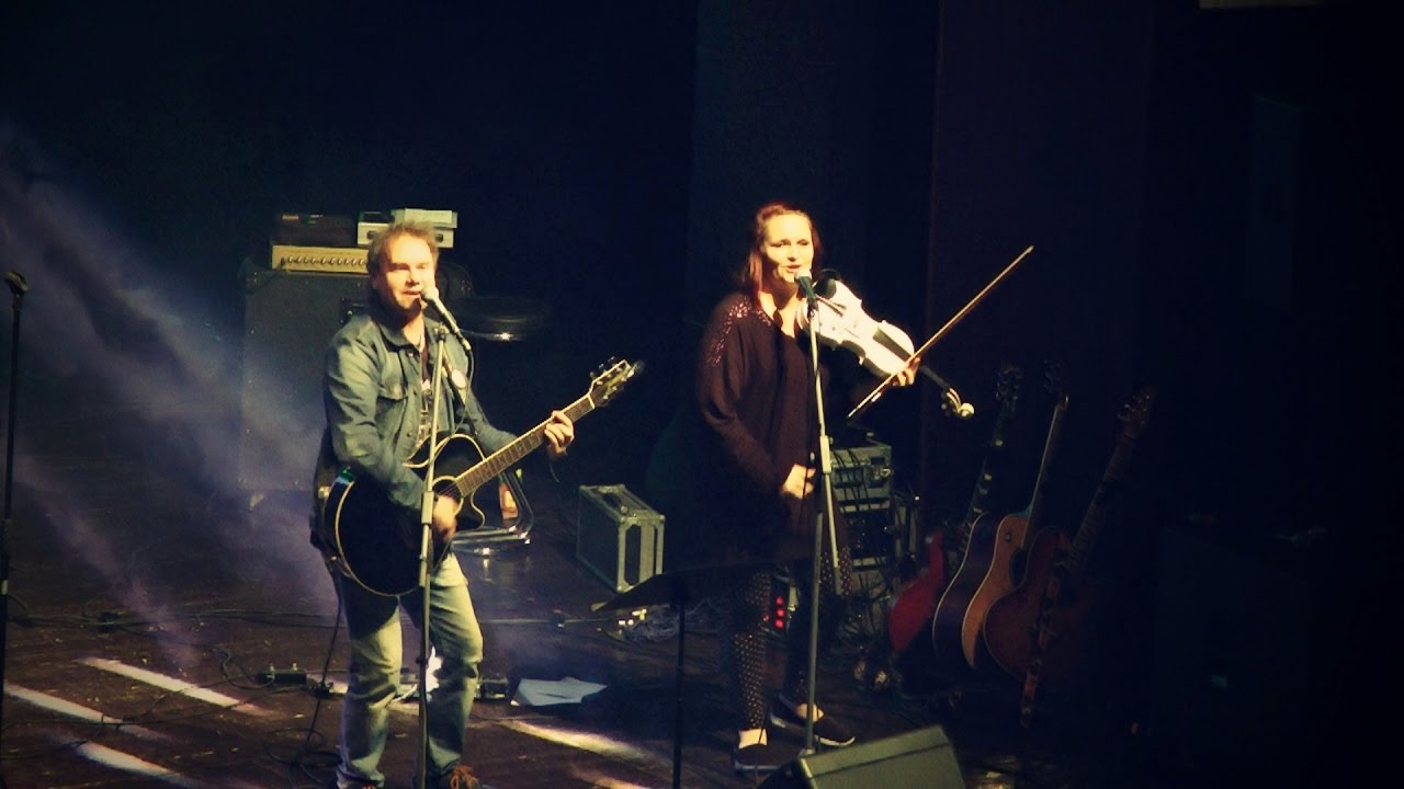 Petr Čejka & Madlenka - unplugged Pijácká zdravice (Sedlčany)