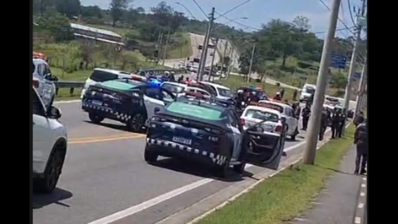 Caminhonete com drogas é alvo de perseguição policial em São José dos Campos
