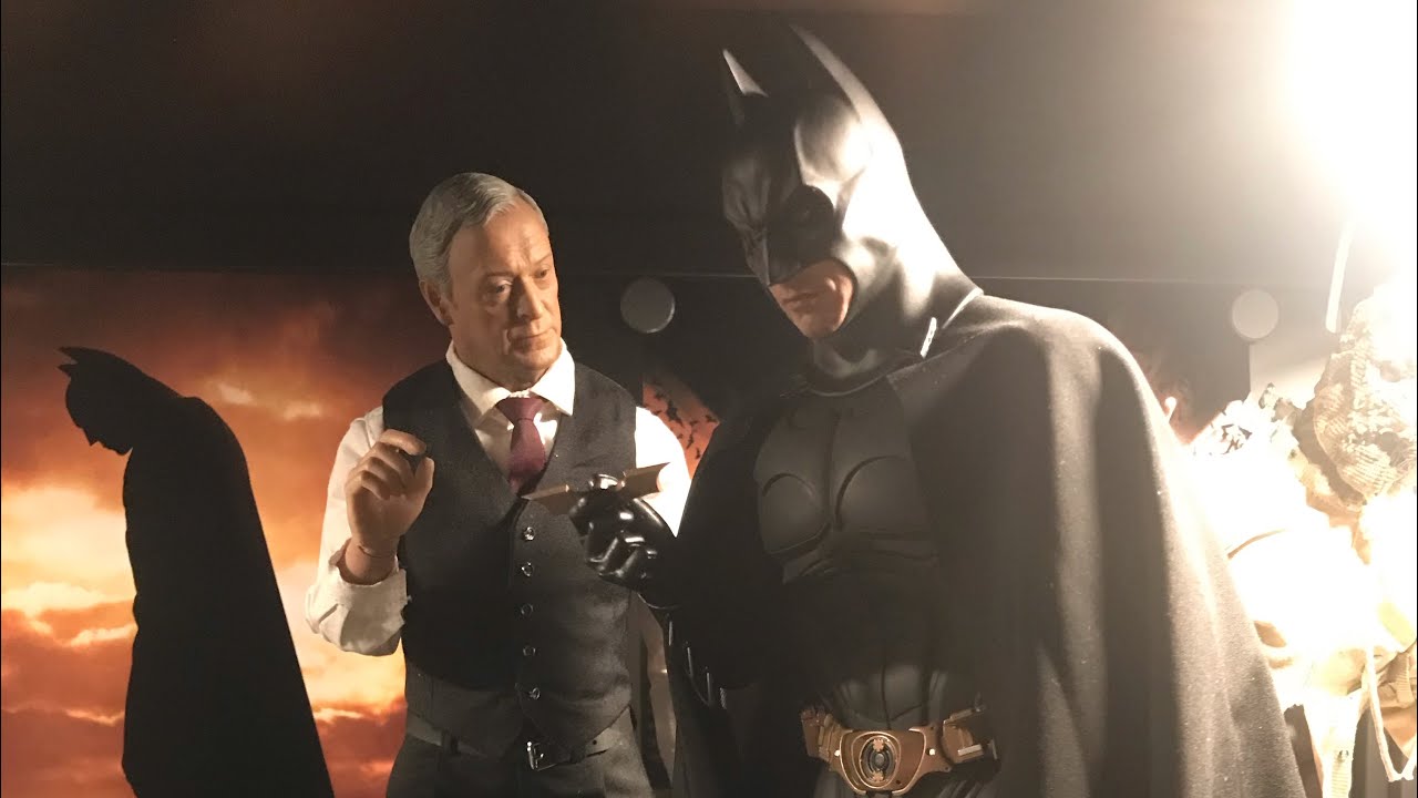 CUSTOM Jaxon Xu Headsculpt & OT Customs Cape - Hot Toys Batman Begins