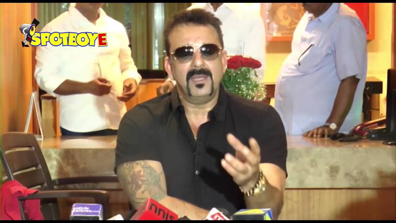 Sanjay Dutt birthday celebrations with the Media | SpotboyE
