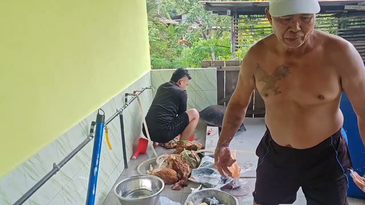 Pergi kawasan perkuburan Datuk dan Nenek. 