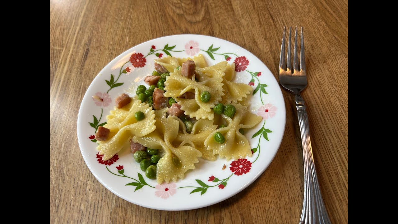 Farfalle Bowtie Pasta with Ham and Peas