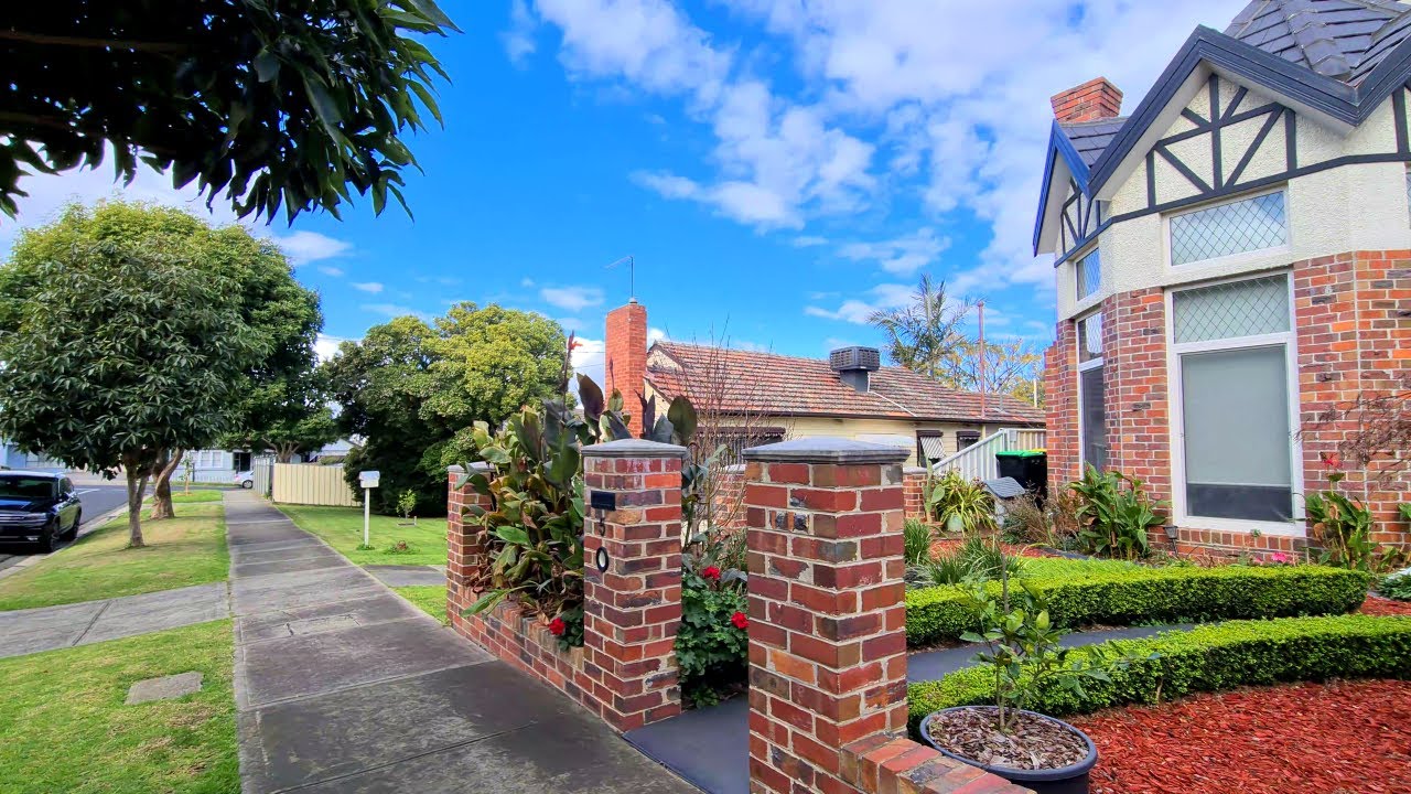 Aberfeldie Suburb Walking Tour. Melbourne Australia 4K