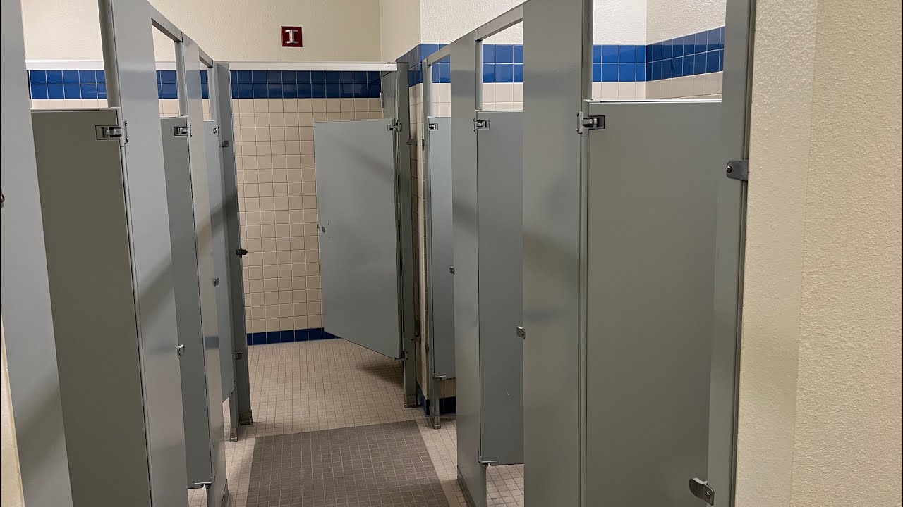 Old Junior High School Women’s Restroom Full Shoot!