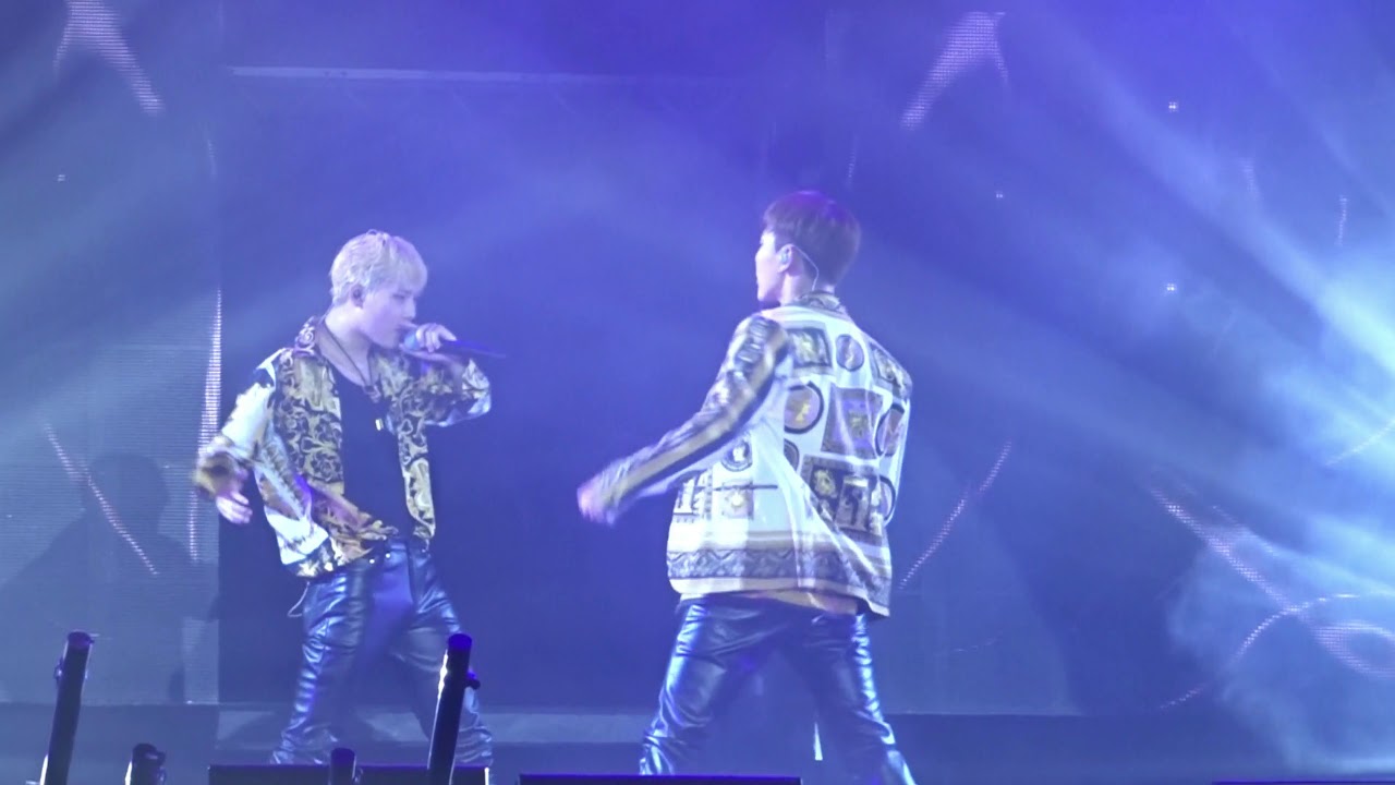 MONSTA X Europe Tour Amsterdam - 13. Versace On The Floor (Bruno Mars) by Shownu & Jooheon [HD]