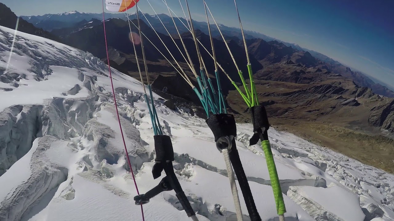 Survol du Glacier des Glaciers (parapente)