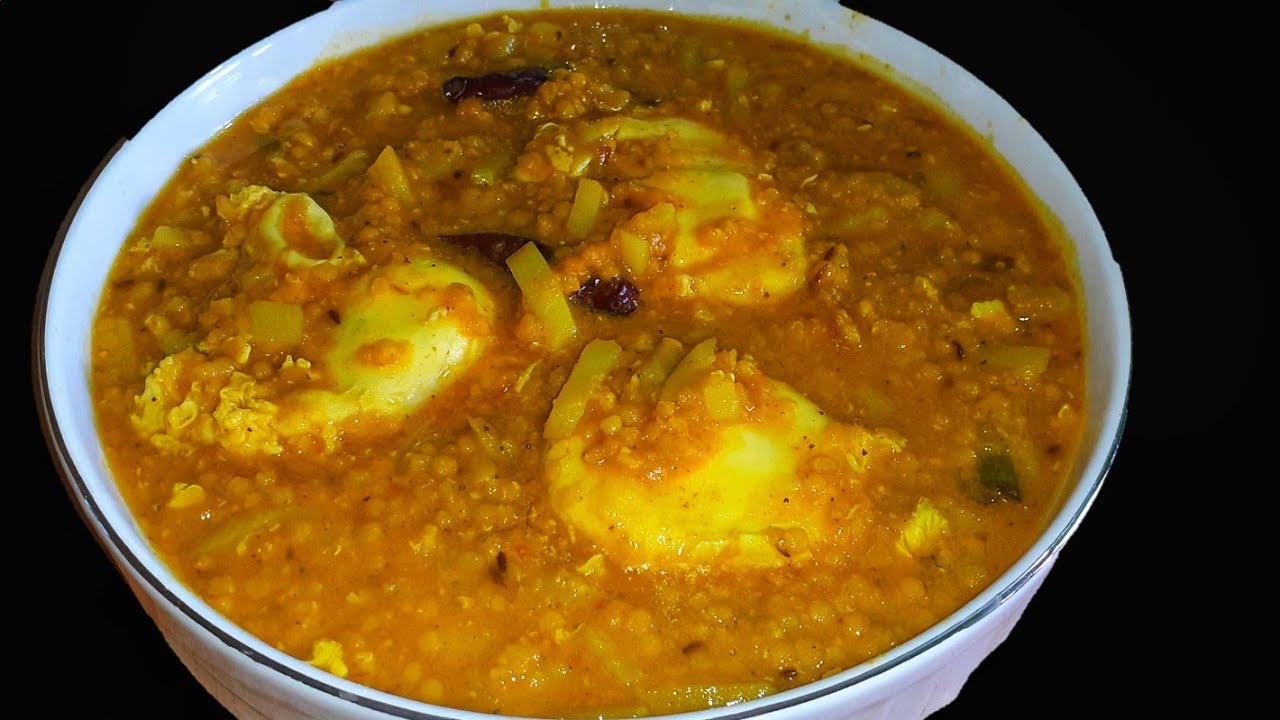 ঘরে মাছ মাংস না থাকলে মসুর ডাল আলু ডিম দিয়ে রান্না করুন,গরম ভাত,রুটি,পরাটার সাথে জাস্ট জমে যাবে।