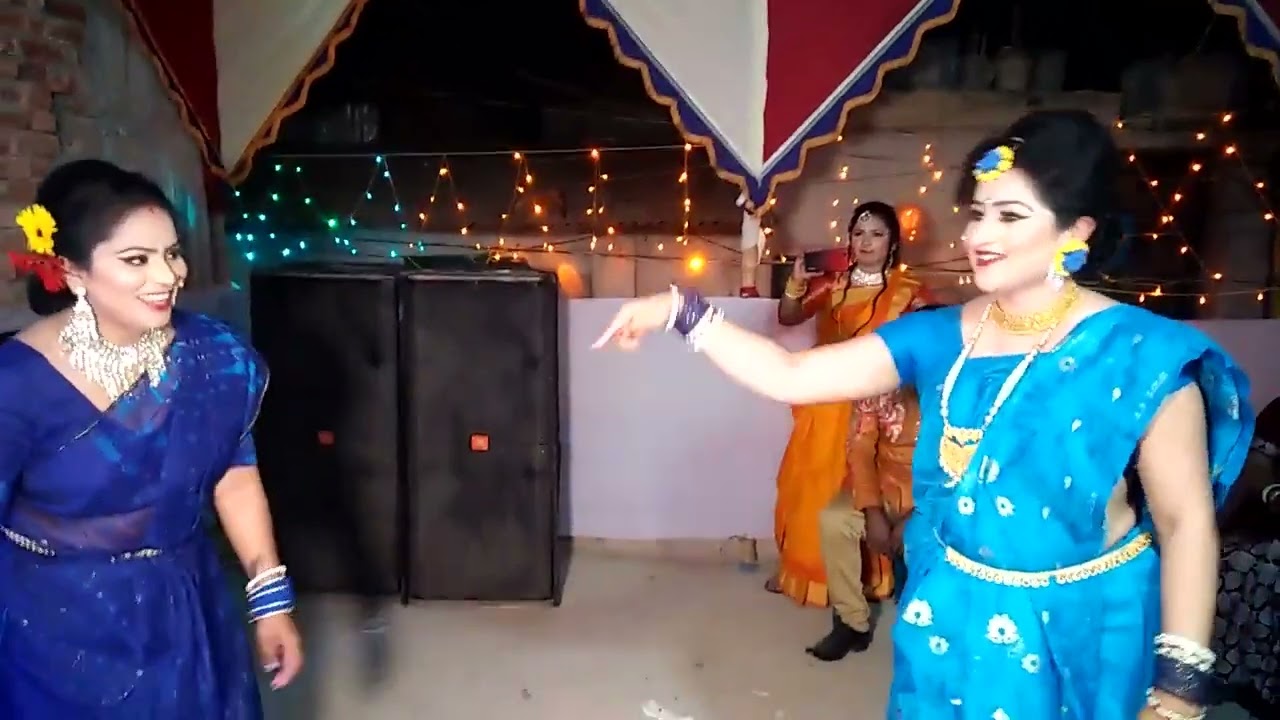 উর্মির গায়ে হলুদের নাচ