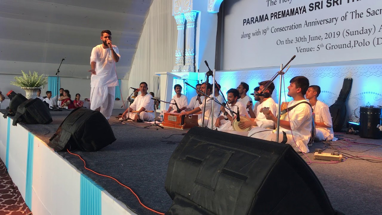 Jay Radhe Radhe Kirtan Gavey Sansar Sara Jhumela