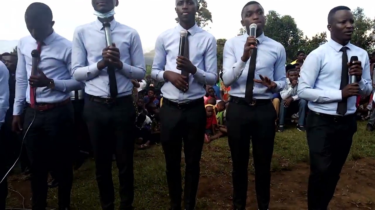 choir Inyenyeri Zijuru SDA yakoze yaririmbye karahava mwirebere namwe