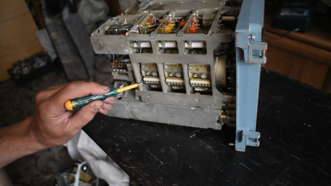 Радиостанция Р 326М и много разных плат.  Хорошее приобретение.