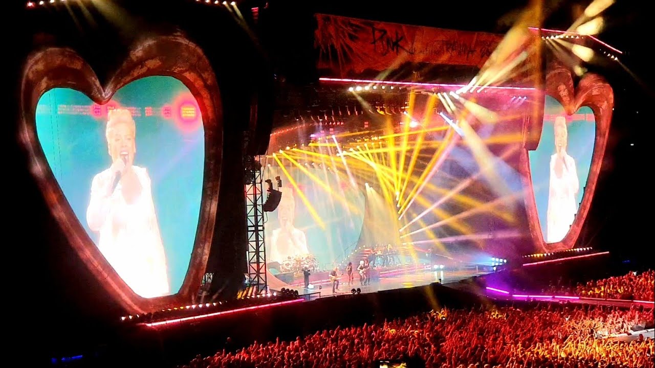 PINK - F..kin' Perfect live in Warsaw 20.07.2019 Poland PGE Stadion Narodowy