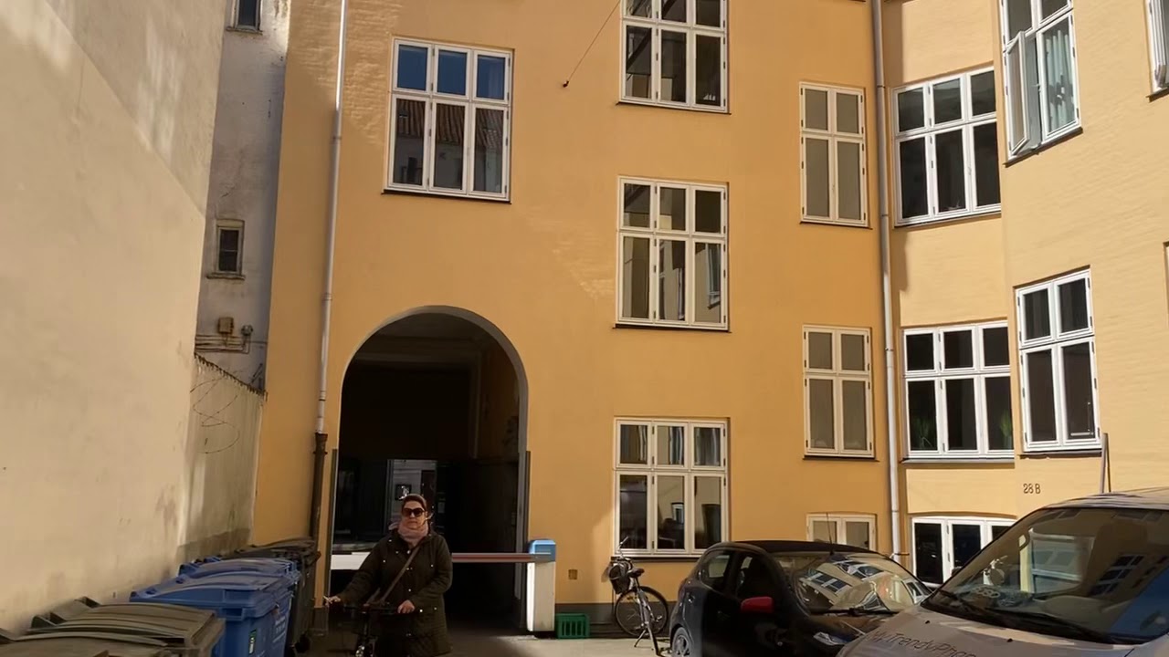 N&oslash;rregade 28A, 4.th, K&oslash;benhavn Lejlighed til leje 16.700 133 kvm 2 sovev&aelig;relser.