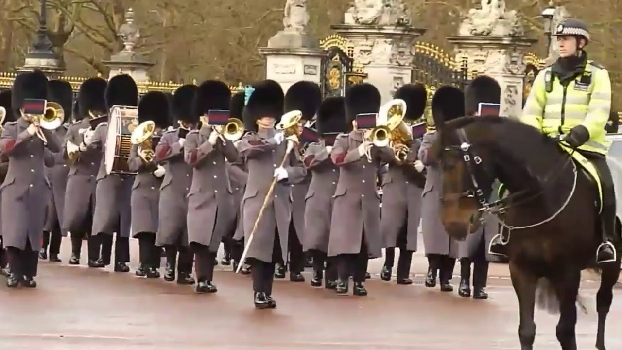 Changing The Guard - Band Of The Grenadier Guards (27/1/2019) *Filmed by both myself and Alex*