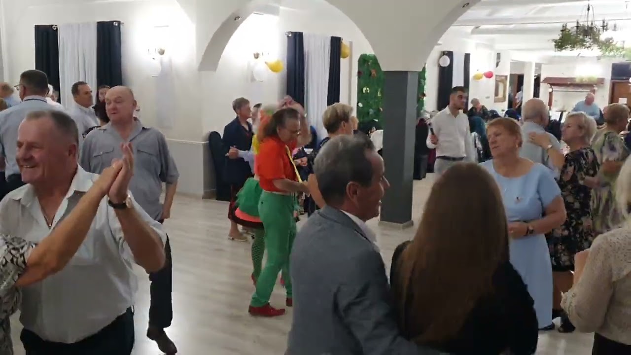 Mix utworów tanecznych na potańcówce U TERESY w Złotym Dworze 14 10 2023
