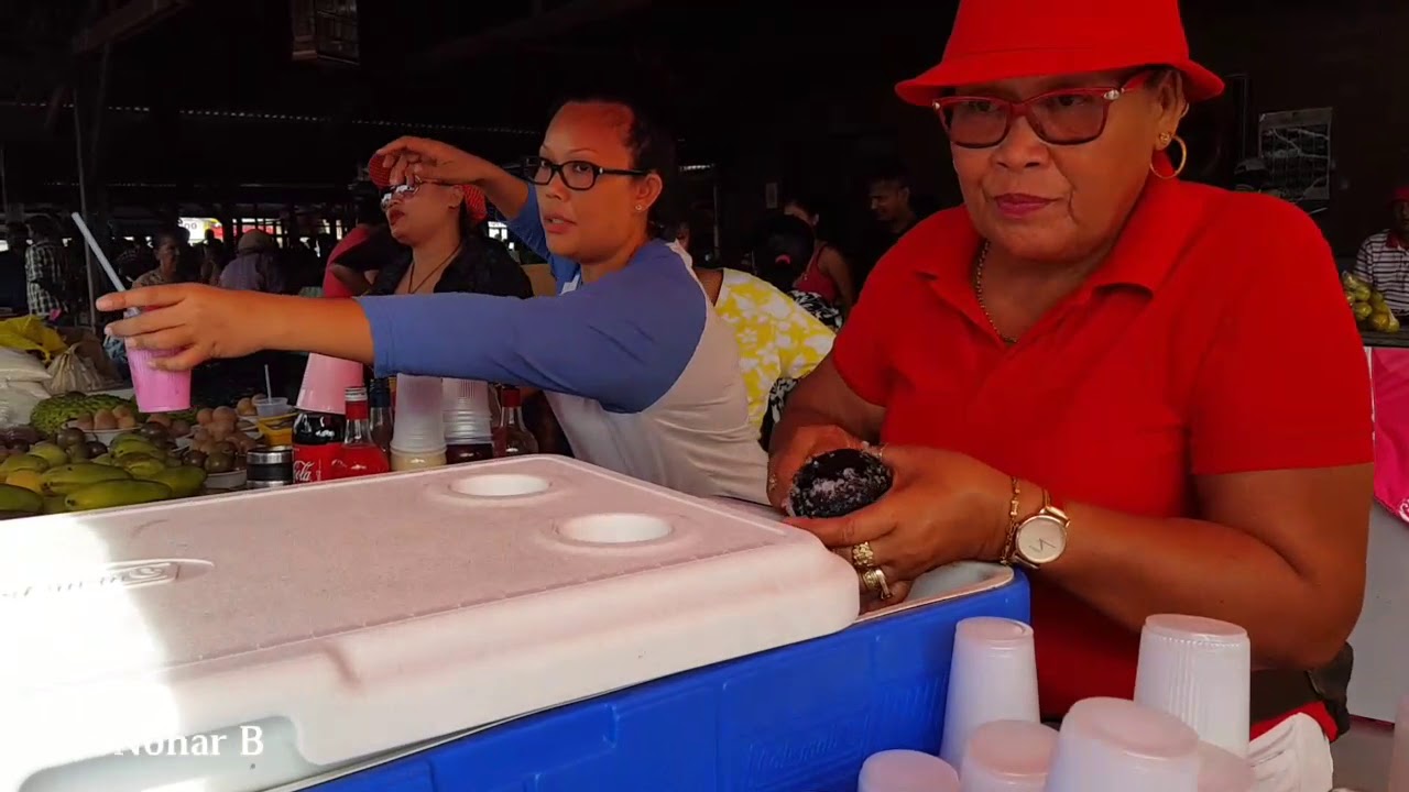 Biloo. Markt van Nieuw Nickerie reloaded. Ijsvrouw. Suriname.