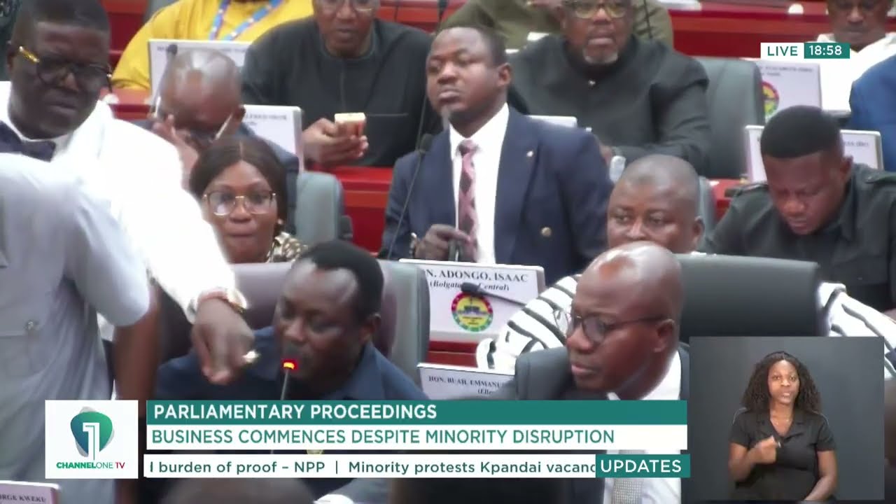 🚨Tense Chaos in Parliament : Minority Crosses the Floor as Confrontations Break Out