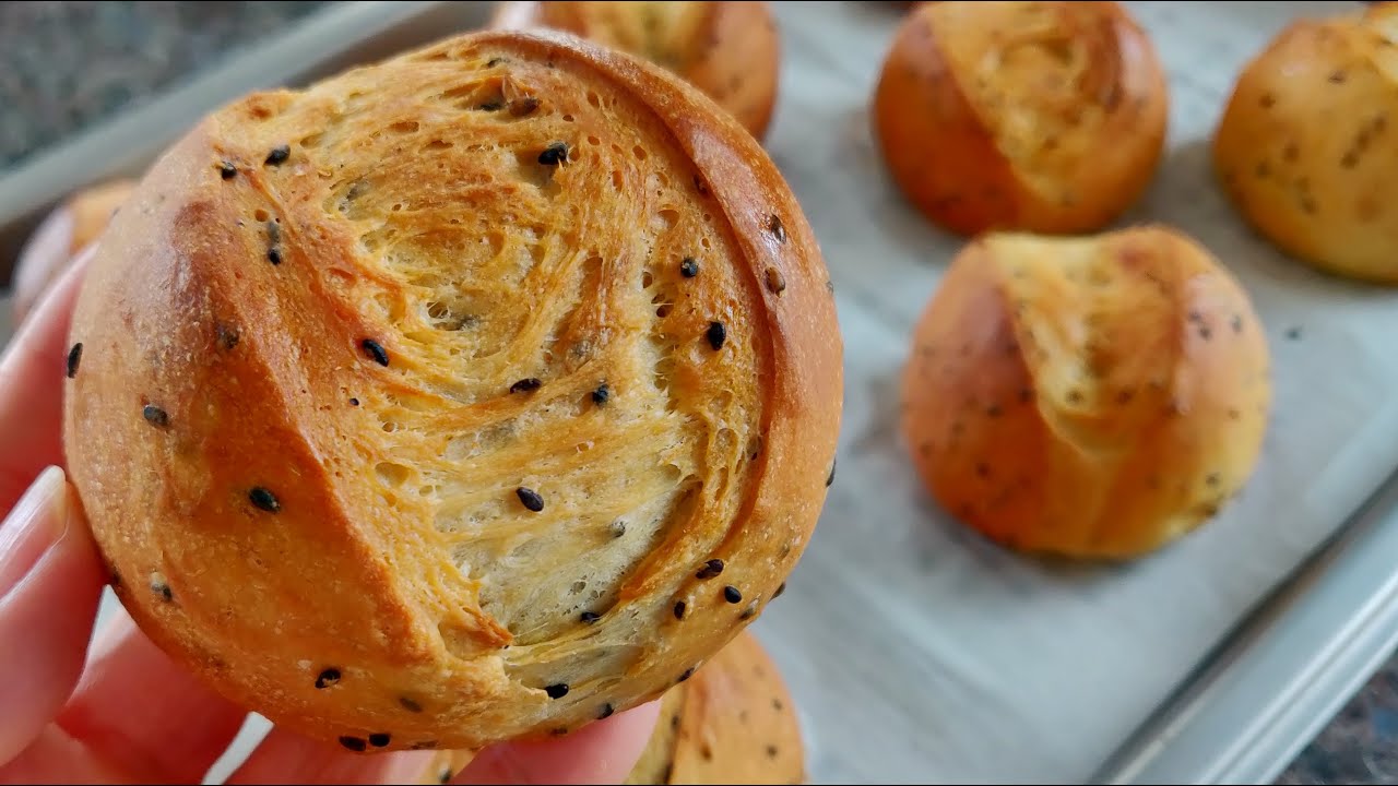 红薯黑芝麻的神仙搭配！这款小面包，你一定会喜欢|Unexpected Combo! Sweet Potato + Black Sesame buns, You'll Love It!