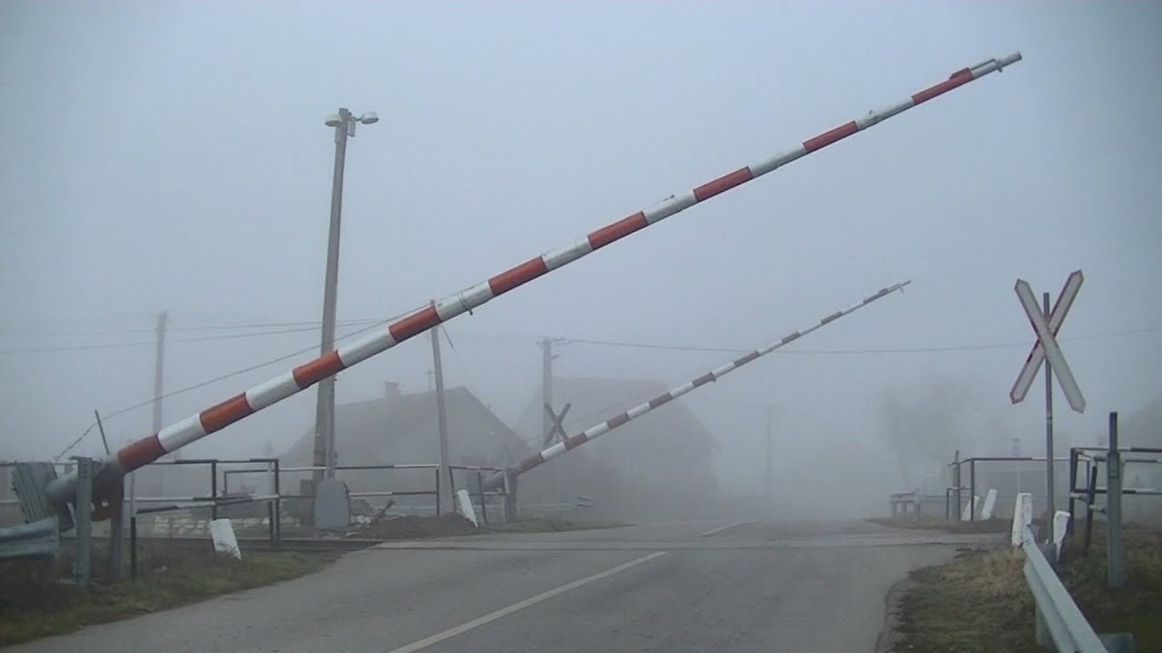 Spoorwegovergang Nyírmada (H) // Railroad crossing // Vasúti átjáró