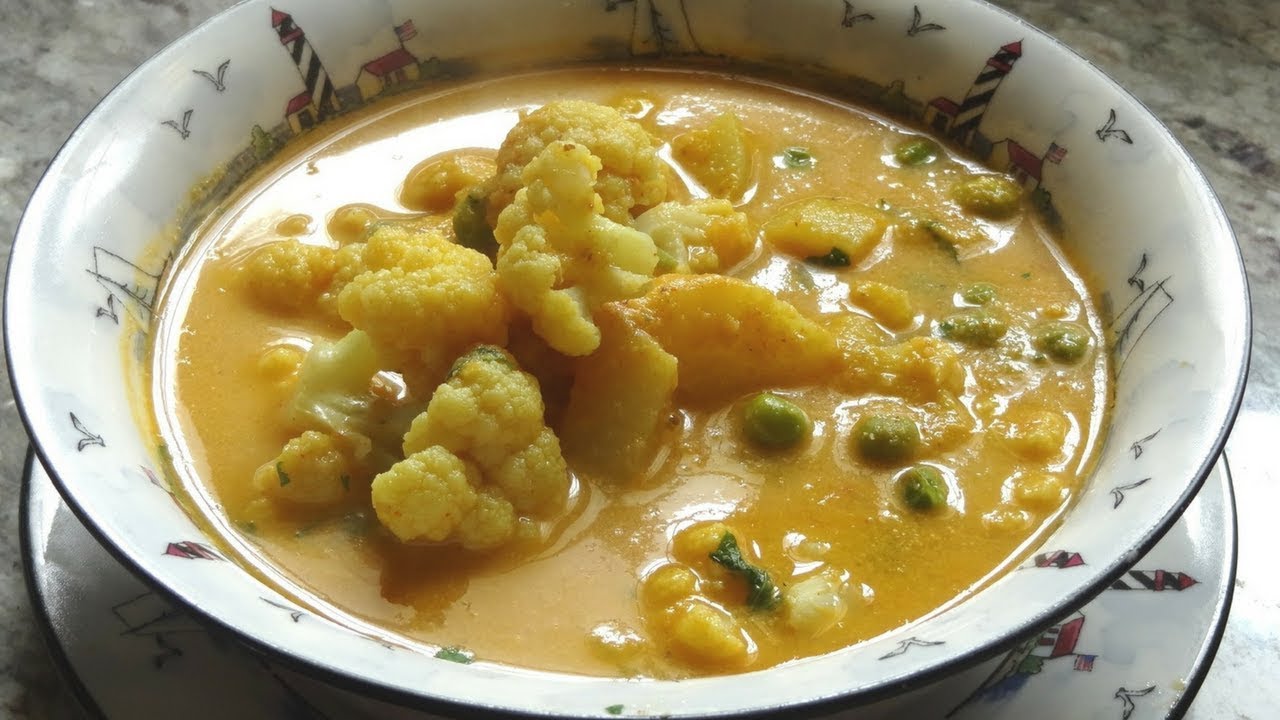 Creamy Cauliflower Coconut Curry | Gobi Aloo Matar Curry | Hukosu Alugadde Curry