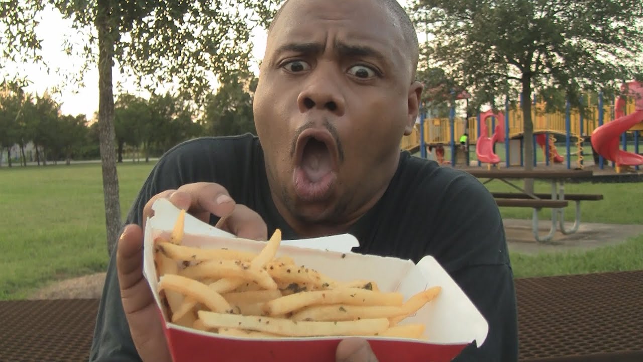 Black Man EATS *NEW* JACK IN THE BOX GARLIC FRIES!  @dcigs