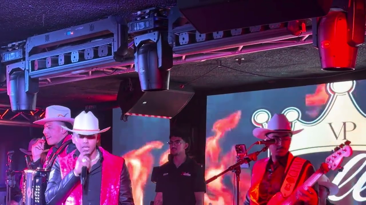Los Delanteros de Sinaloa En Vivo en Fresno | Fresnolandia Fest 🔥 | DCMFVerses