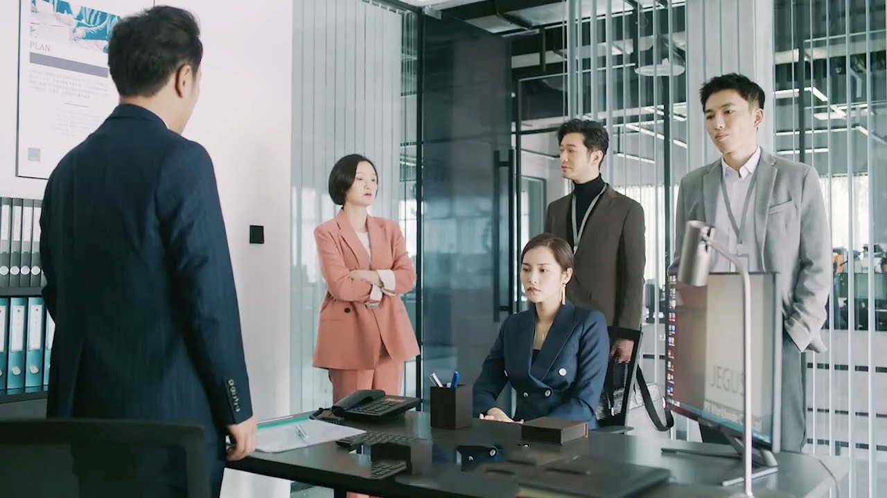 小三當眾欺負新來的女孩，殊不知這是總裁夫人，總裁看見當場開除她 【紧急公关 Game Changer】