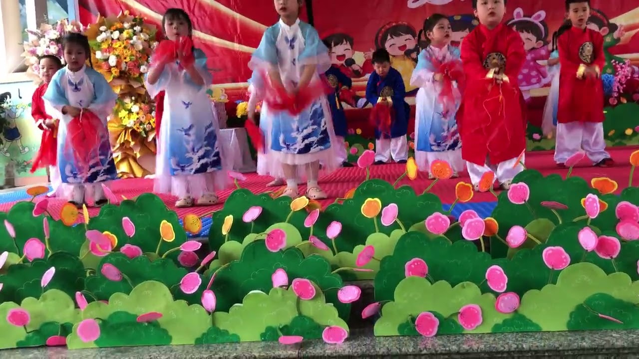 Múa hát mừng xuân 2026 - Hoàng Linh 5 tuổi