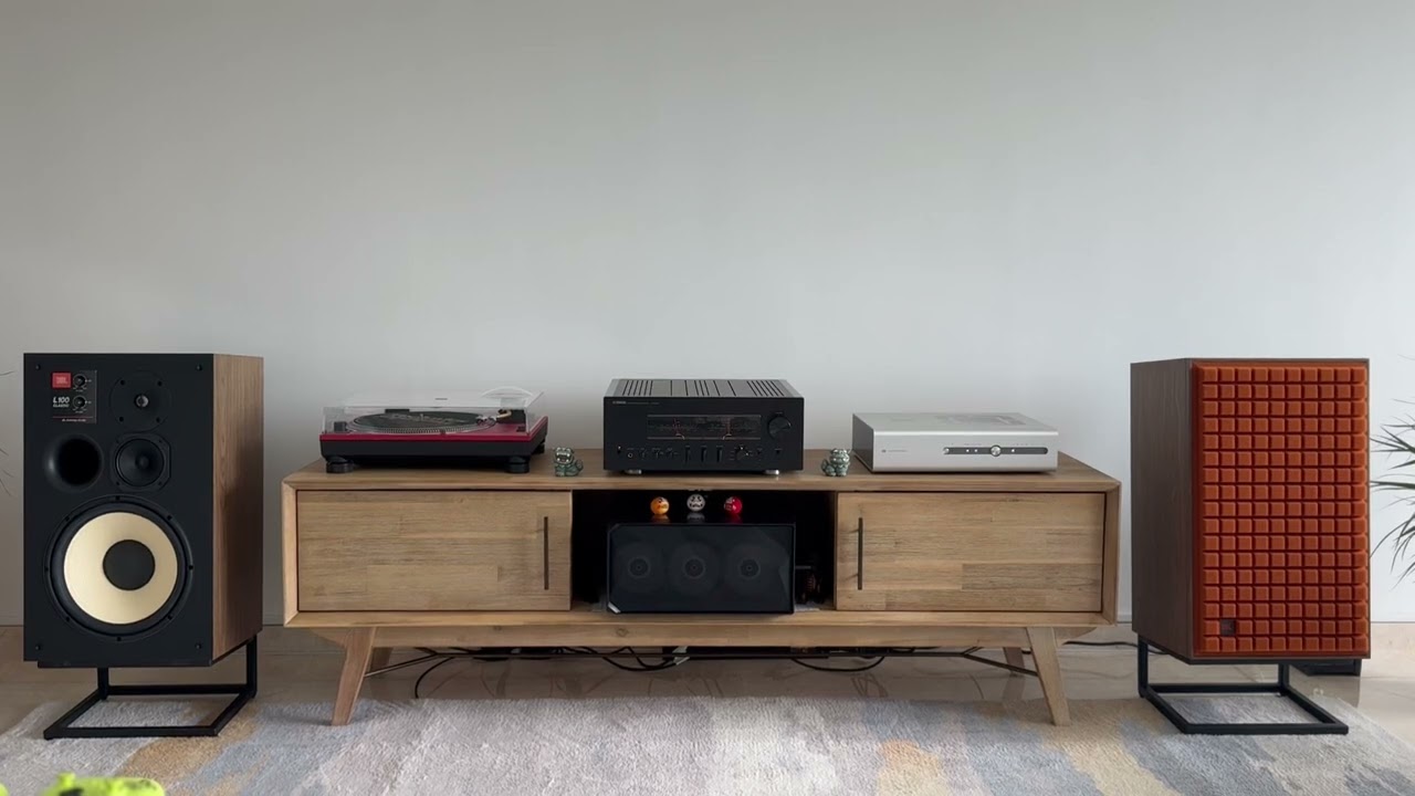 Aretha on Yamaha A-S3200, JBL L100 and Schiit Yggy