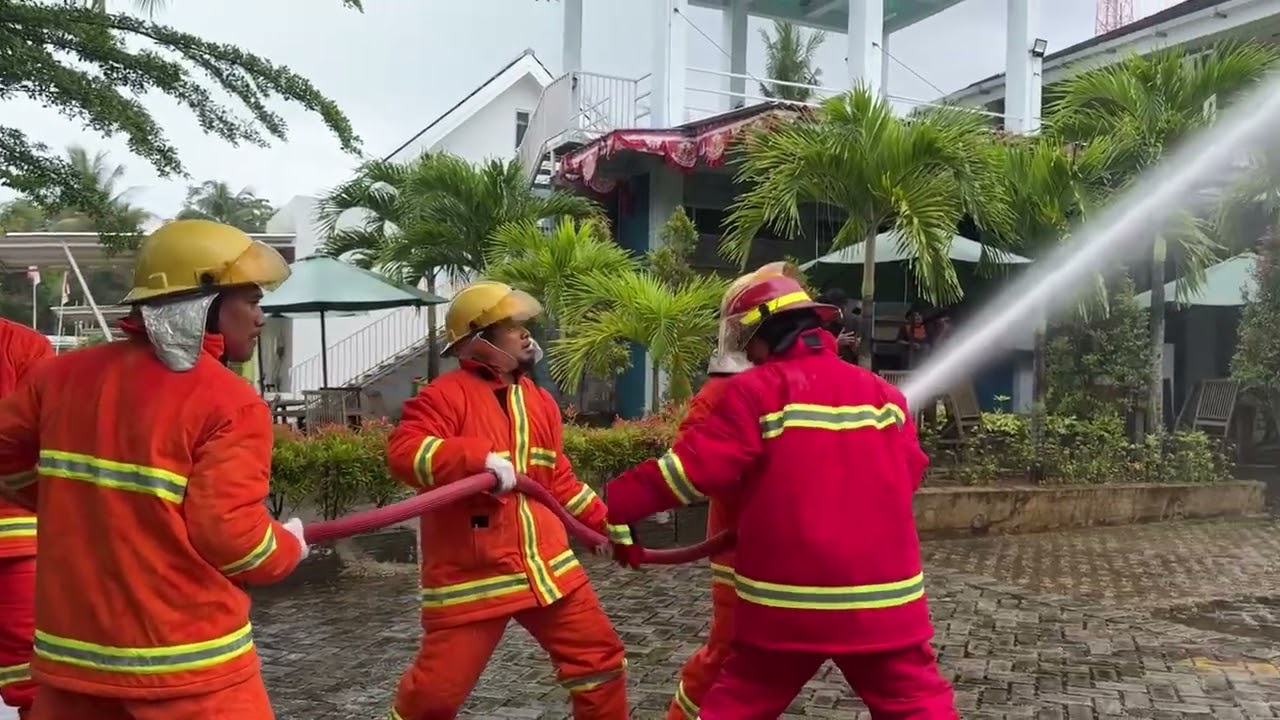 SIMULASI TANGGAP DARURAT KEBAKARAN  GEDUNG DORMITORY PLTU JABAR 2 PELABUHAN RATU
