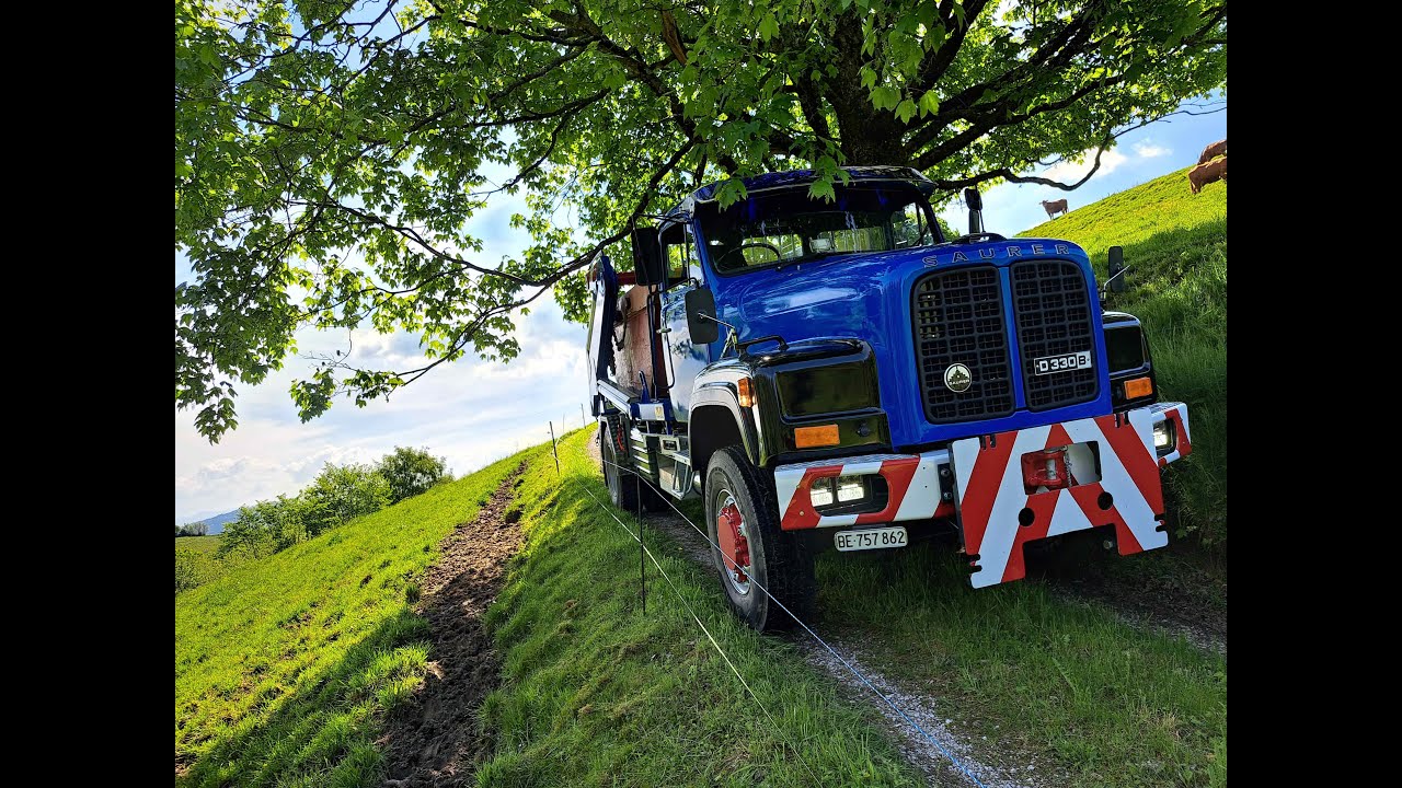 Saurer D330BN 4x4 im Gelände, Spezialeinsatz mit dem Absetzkipper