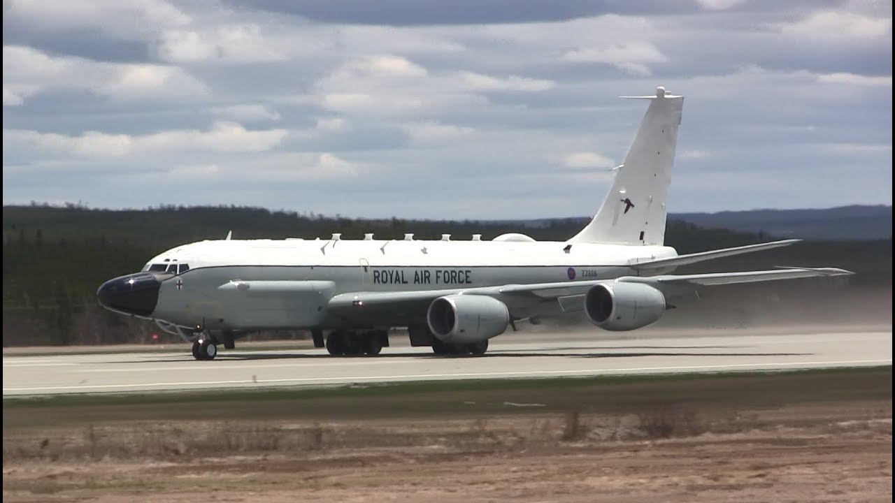 Royal Air Force - Boeing RC-135W - Landing & Takeoff