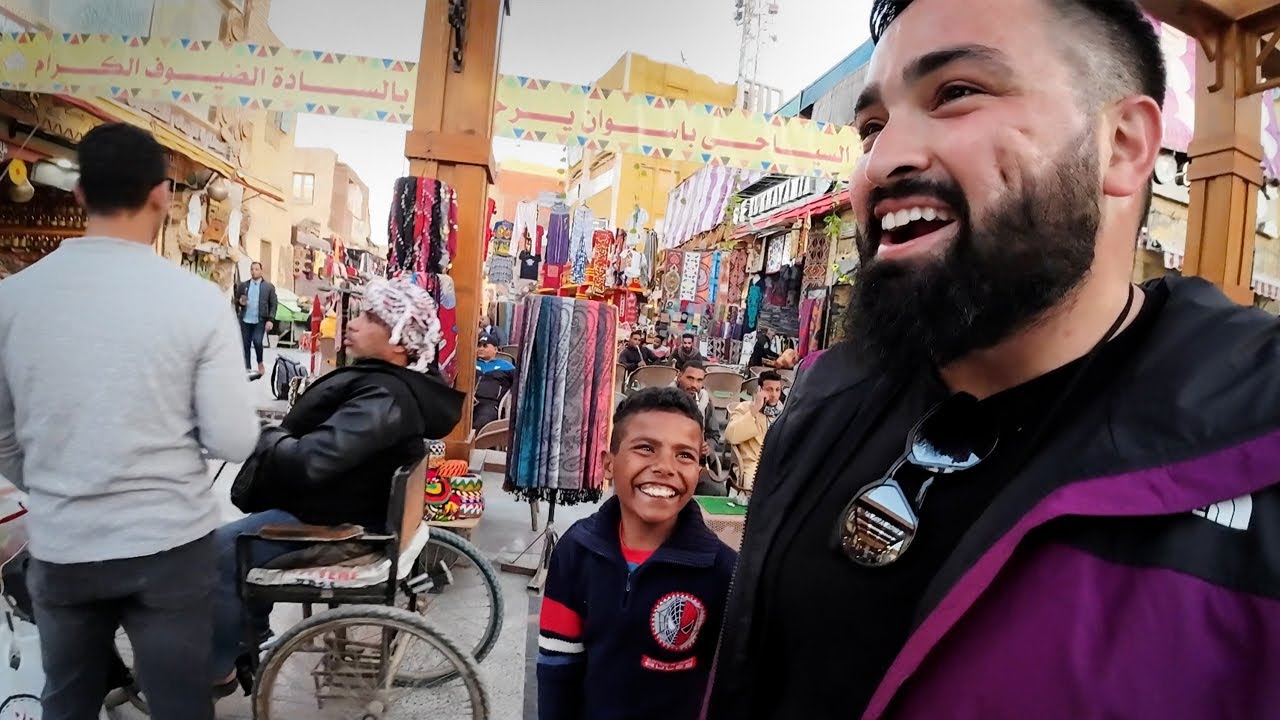 Египетский ребенок спасает меня в Асуане, Египет 🇪🇬