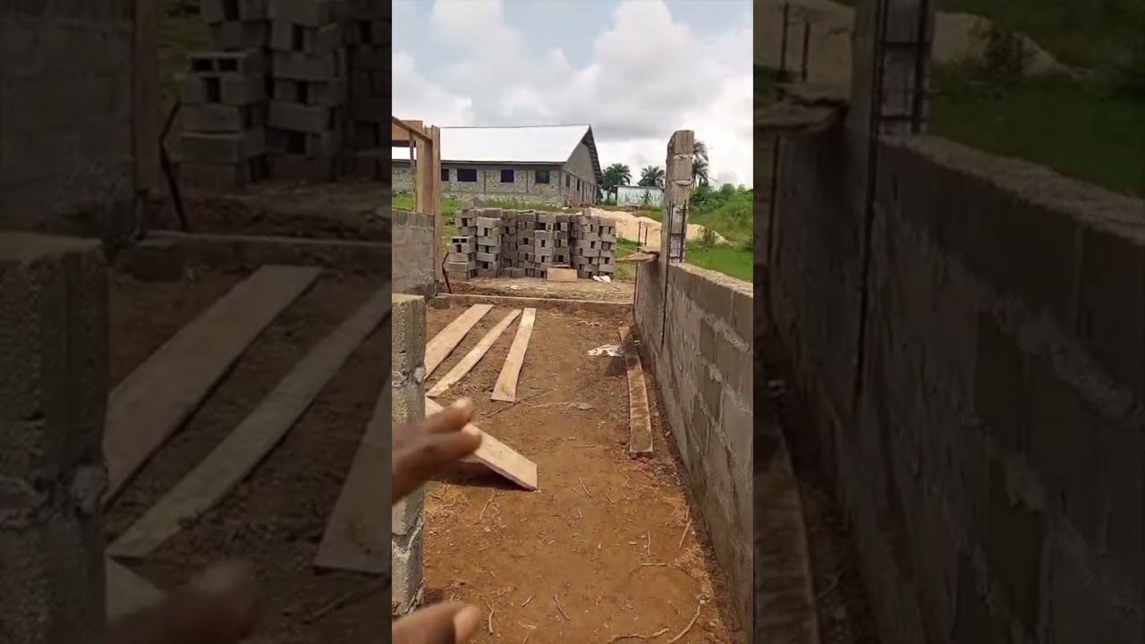 Pigs Farming In Liberia - Construction of our Modern Pig Pen - Five Courses and Backfilling 