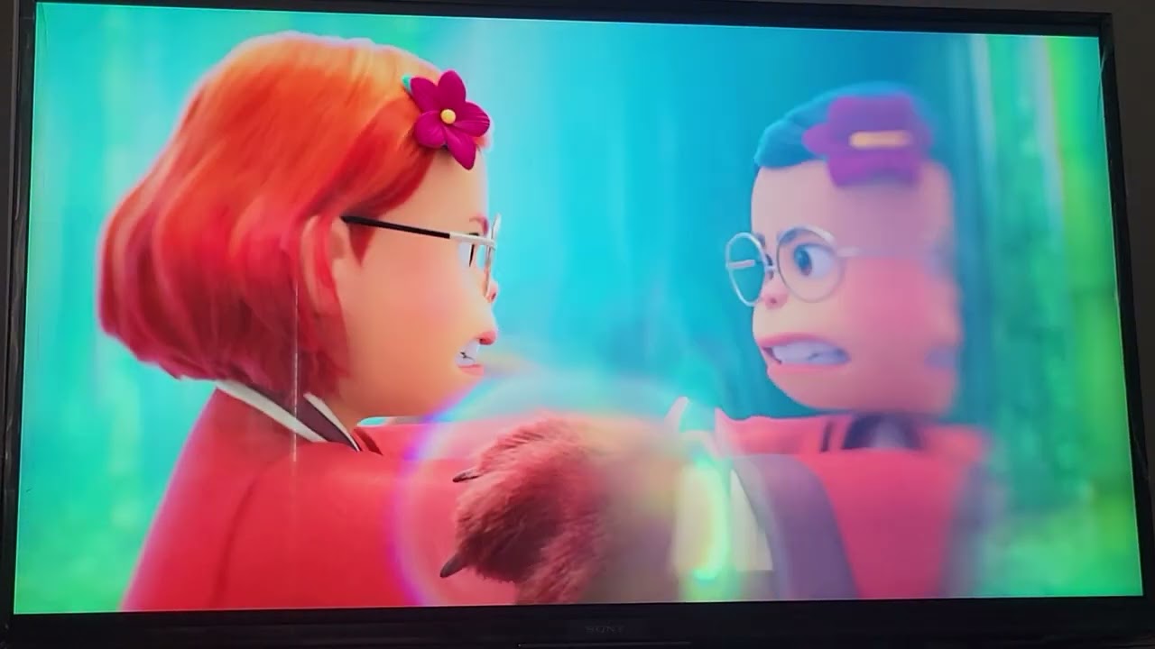 ( most viewed video) turning red mei keeps her panda