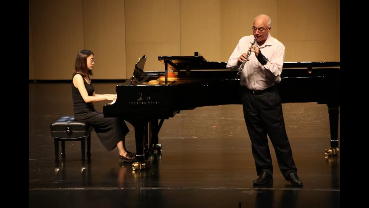 Alex Klein, oboe. Arpeggione Sonata, recorded LIVE in QingDao, China